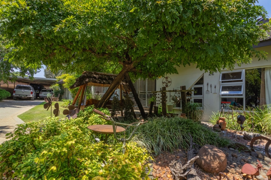 5 Bedroom Property for Sale in Jordania Free State